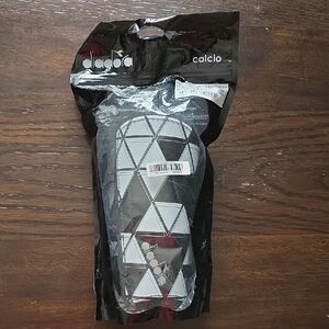Diadora Black and White Geometric Shin Guards